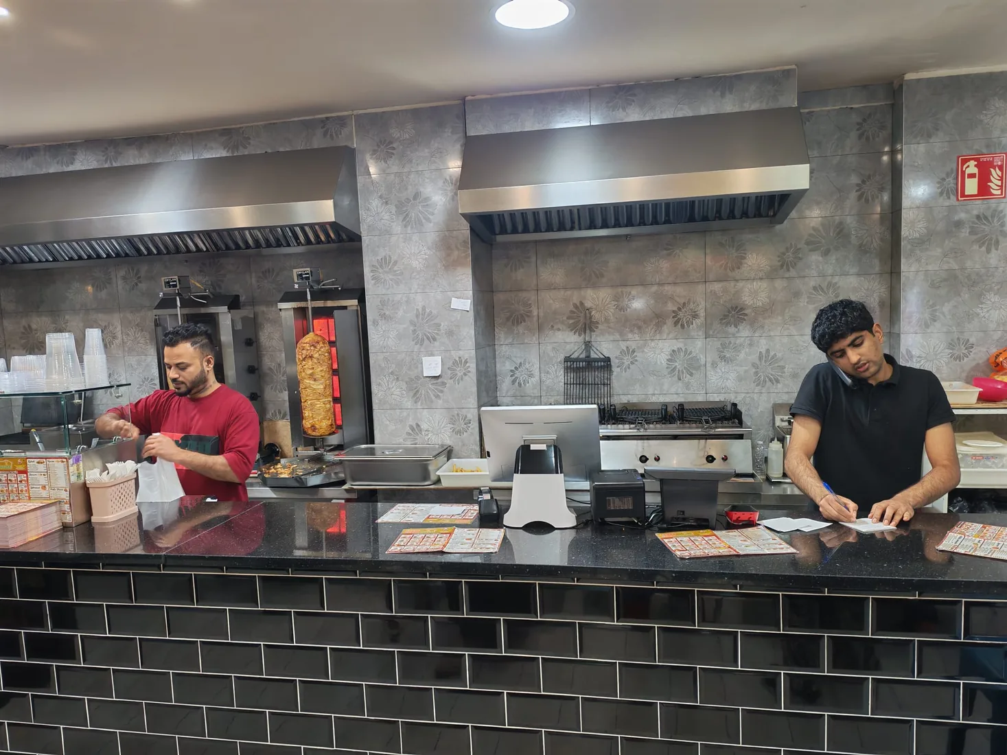 Cocina y zona de preparación del establecimiento